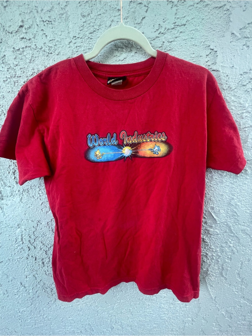 Vintage World industrie Red Graphic Tee - Men's Casual